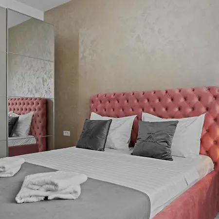 Luxury Rose Apartment *