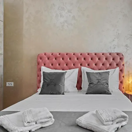 Luxury Rose Apartment Bucharest