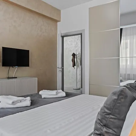 Luxury Rose Bükreş