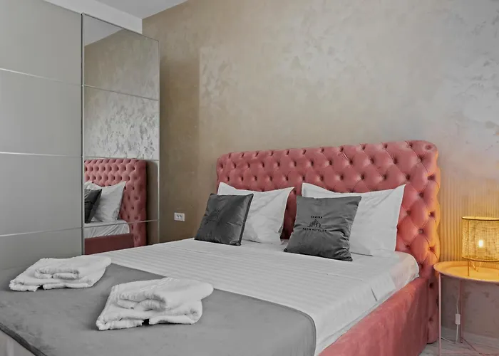 Luxury Rose Apartment *